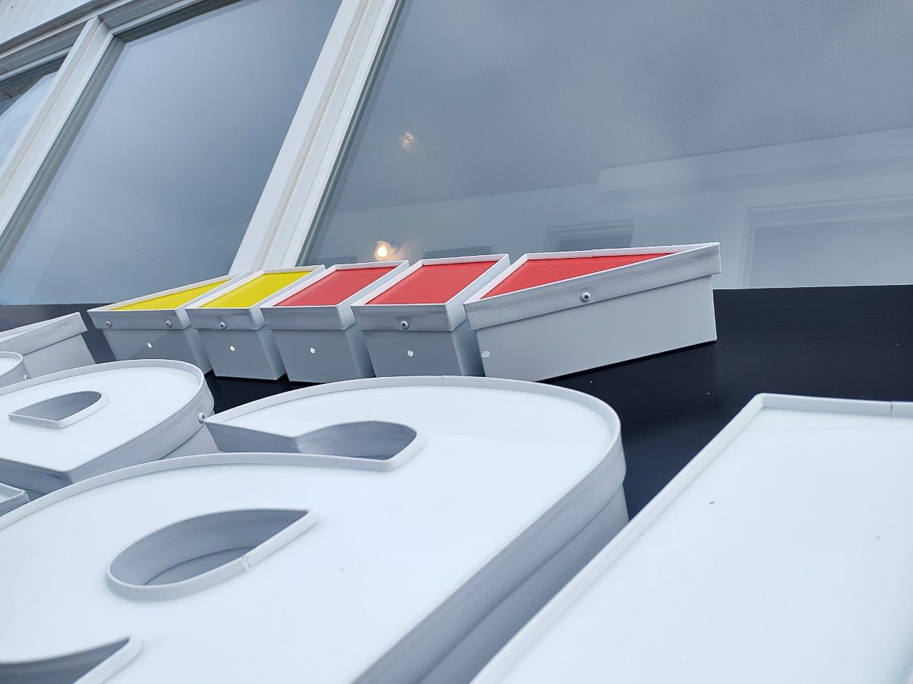 Enseigne lumineuse extérieur